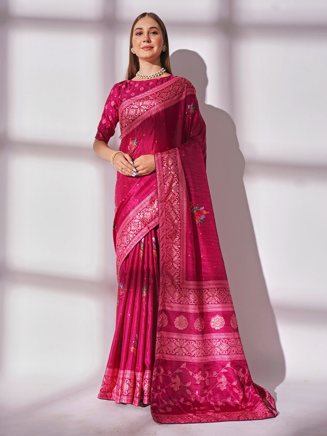 

Mitera Pink & Red Ethnic Motif Printed Saree