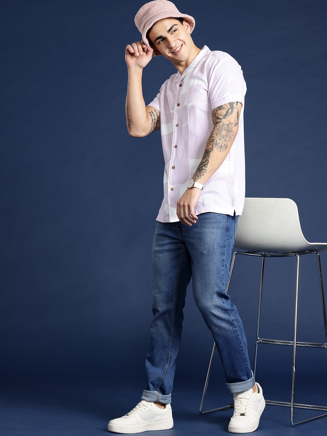

Mast & Harbour Men Standard Opaque Printed Casual Shirt, Pink