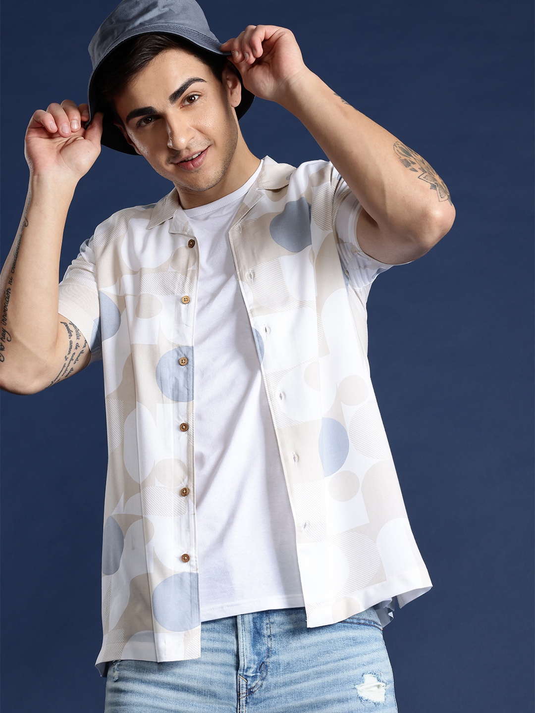 

Mast & Harbour Men Standard Opaque Printed Casual Shirt, Brown