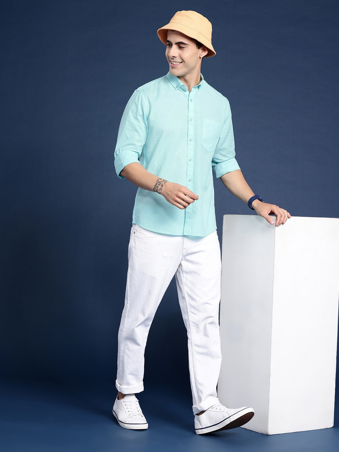 

Mast & Harbour Men Standard Opaque Solid Casual Shirt, Turquoise blue