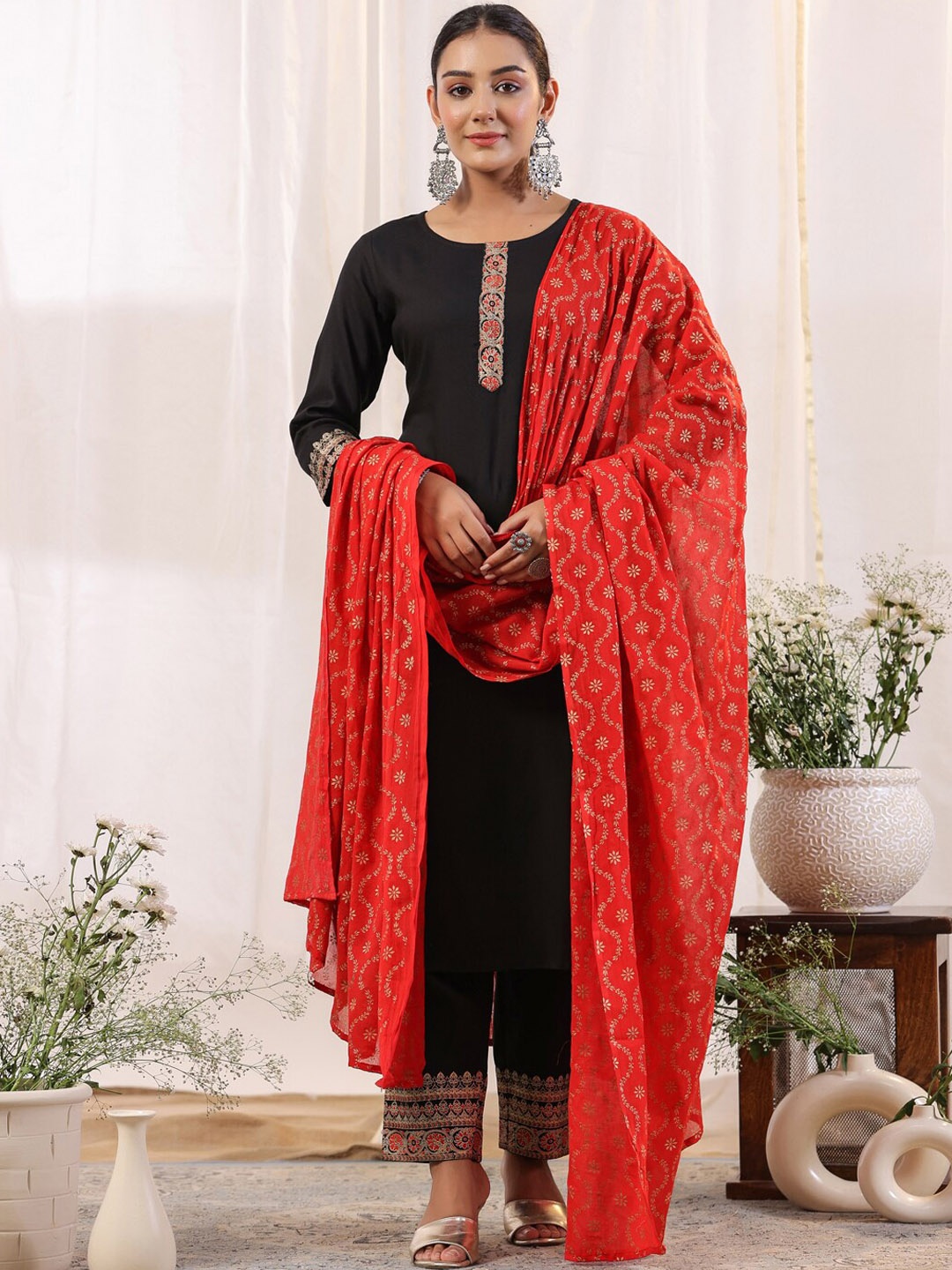 

Anubhutee Ethnic Motifs Printed Regular Kurta With Trousers & Dupatta, Black
