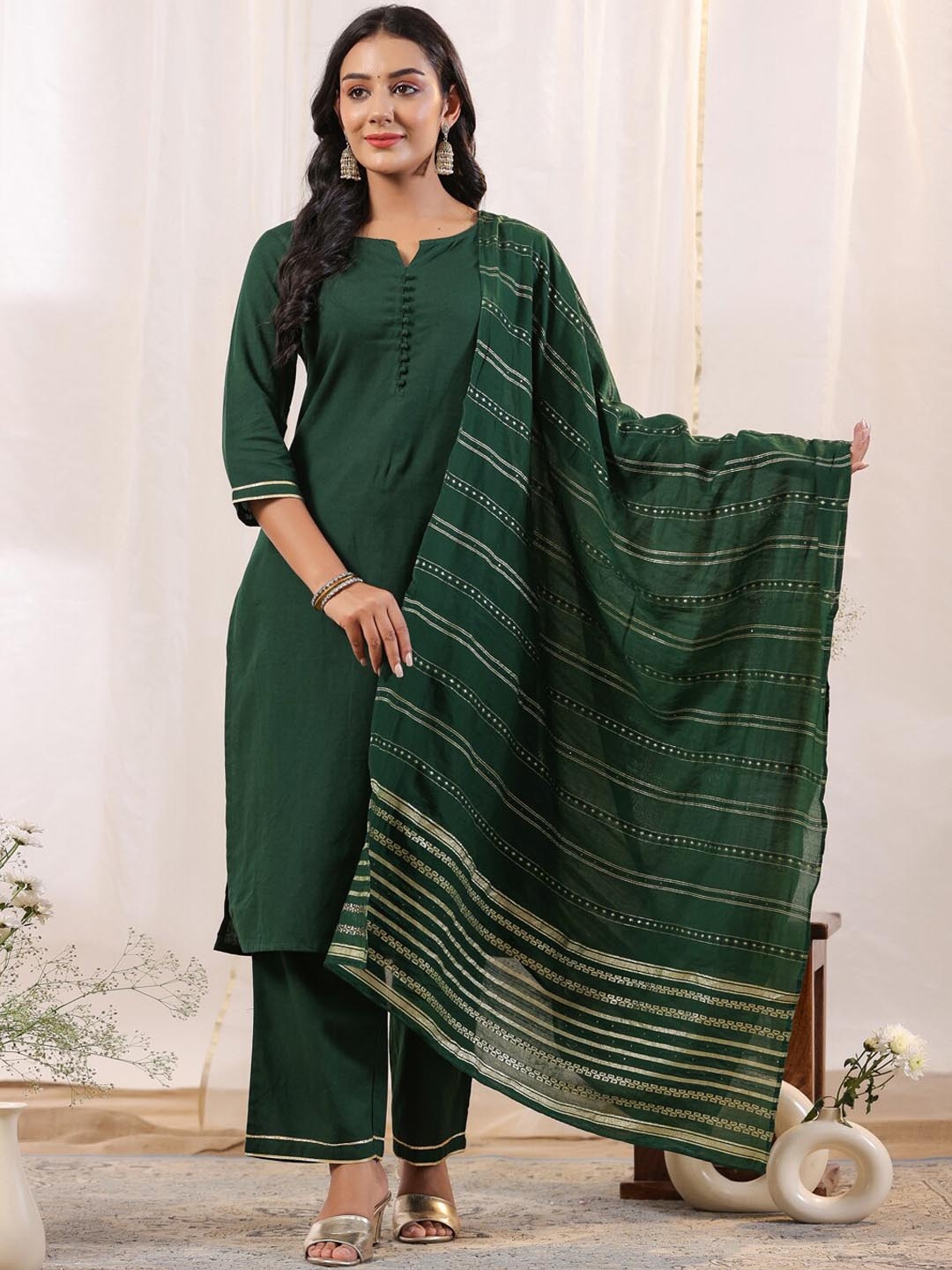 

Anubhutee Round Neck Regular Zari Kurta With Trousers & Dupatta, Green