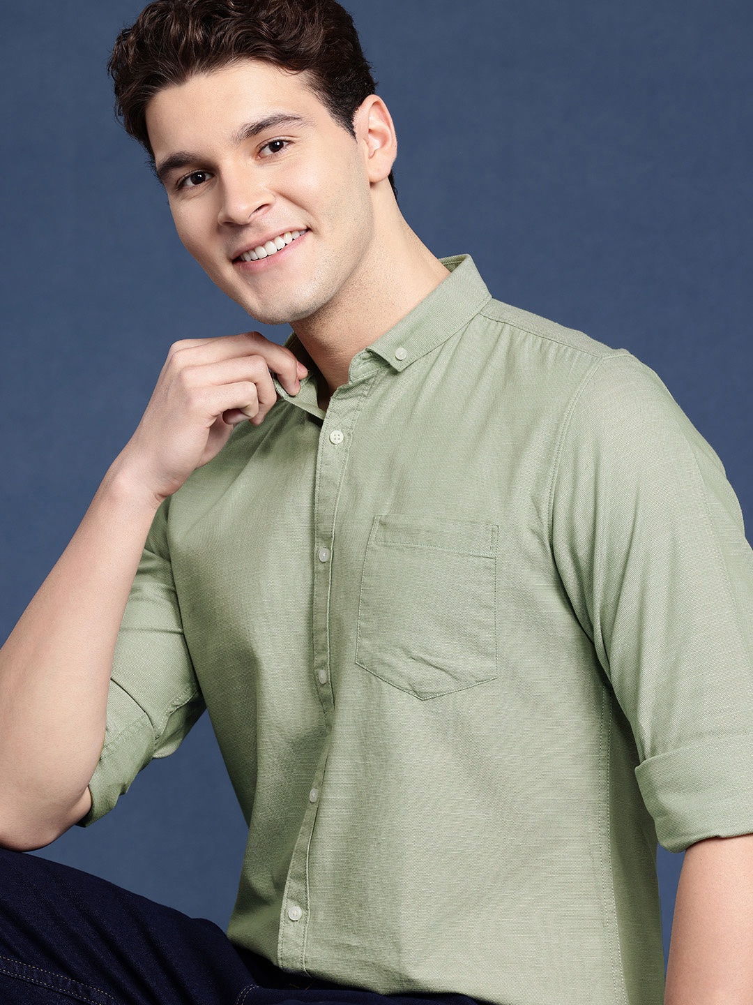 

Mast & Harbour Men Solid Cotton Dobby Opaque Casual Shirt, Green