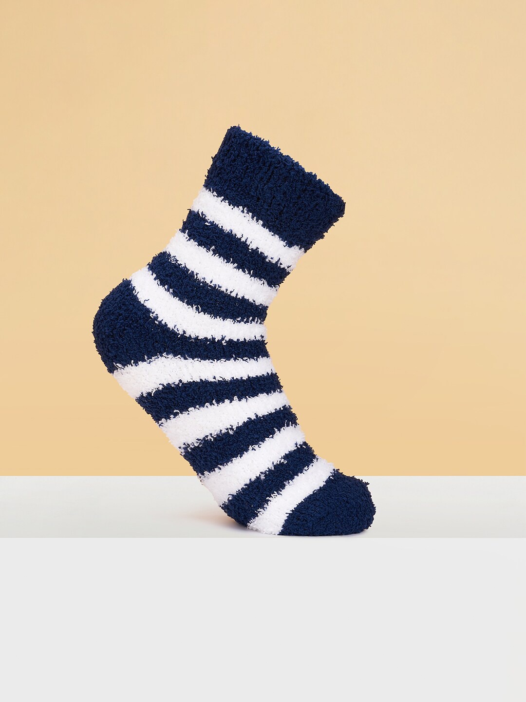 

Pantaloons Junior Boys Striped Fuzzy Calf-Length Socks, Navy blue