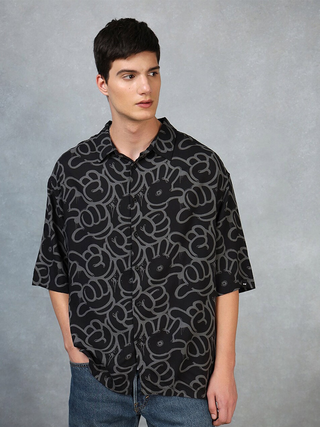 

Bewakoof Graphic Printed Casual Shirt, Black