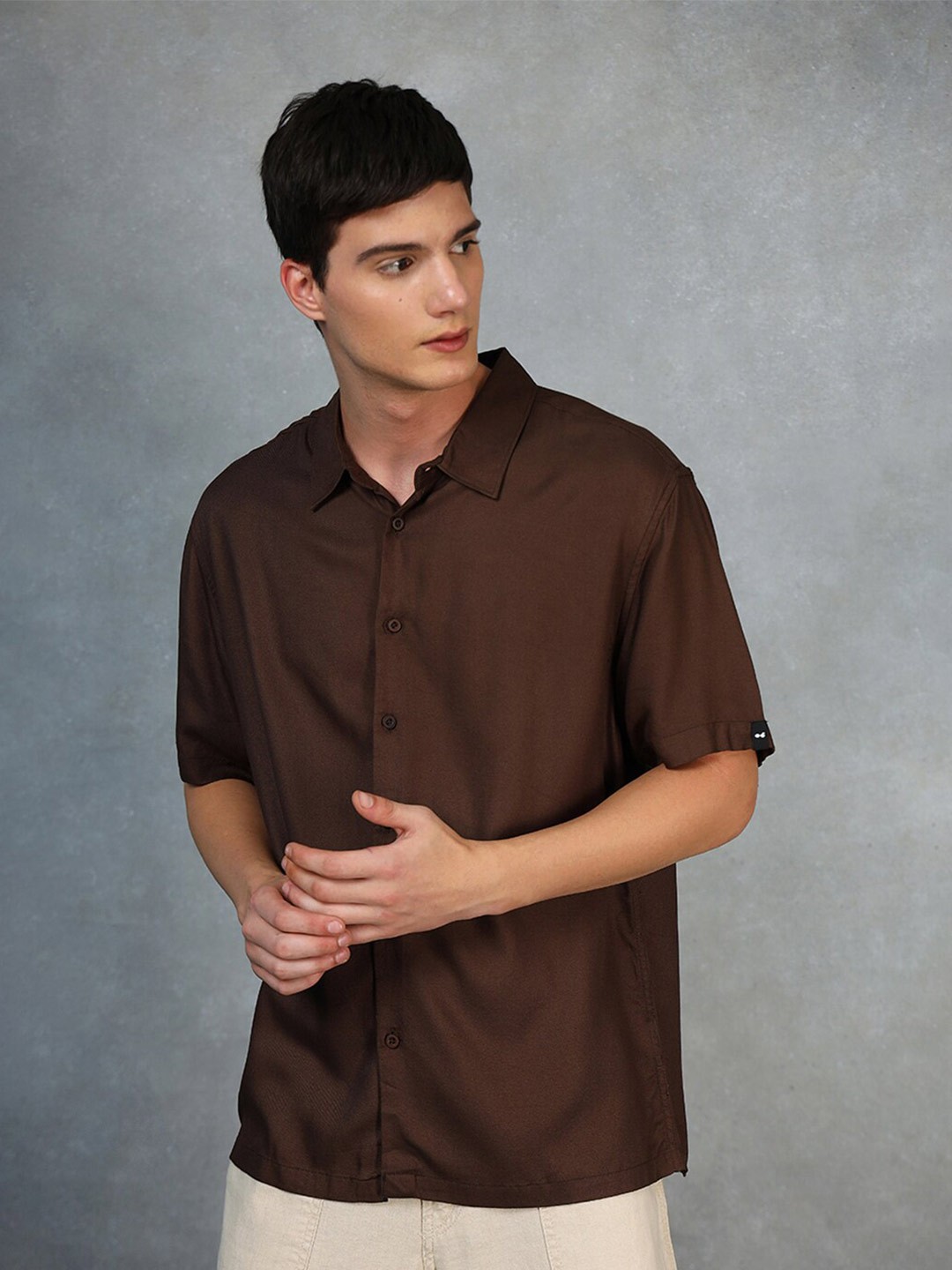 

Bewakoof Spread Collar Opaque Oversized Casual Shirt, Brown