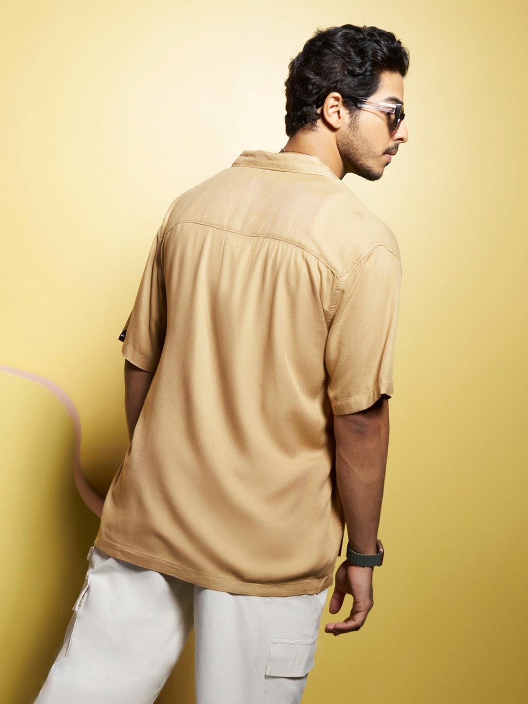 

Bewakoof Spread Collar Oversized Casual Shirt, Brown