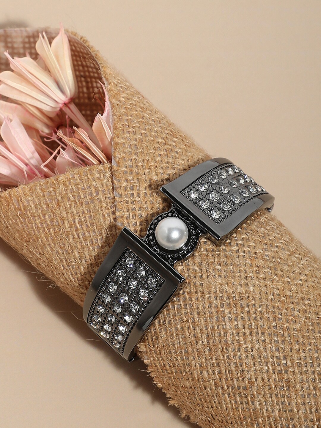

SOHI Silver Plated Pearl Drop Cuff Bracelet
