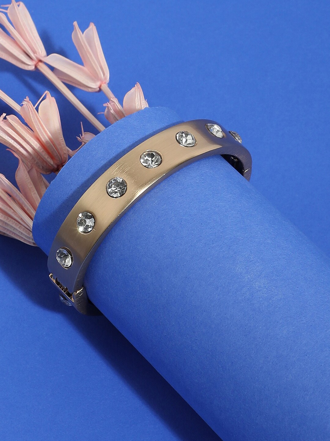 

SOHI Gold-Plated Bangle-Style Bracelet