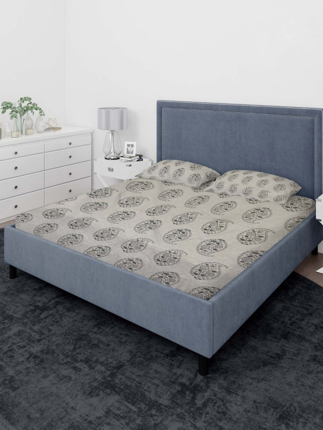 

Sleeping Owls- because your sleep matters Black 140 TC Queen Bedsheet & 2 Pillow Covers