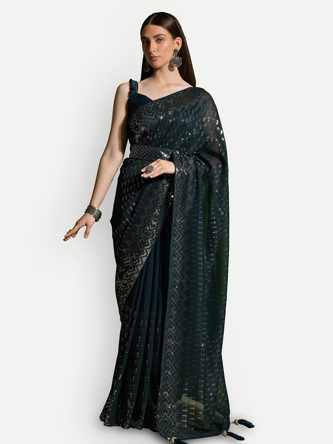 

DWIZA ENTERPRISE Embellished Pure Georgette Saree, Green