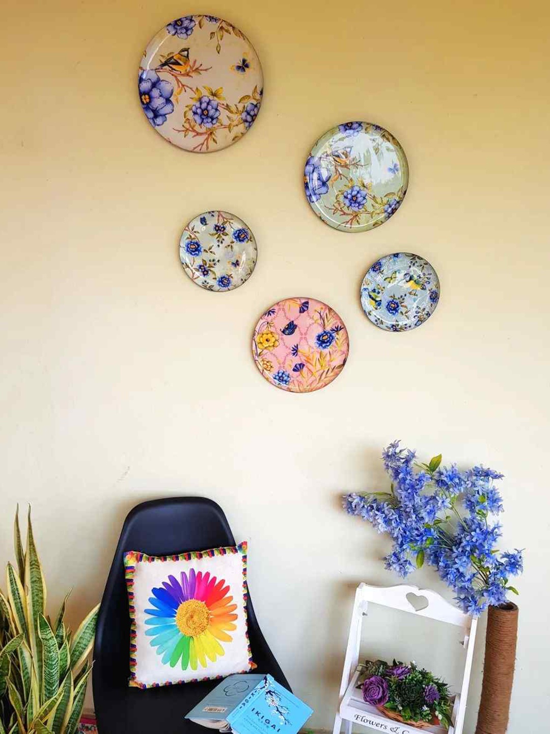 

Ritualistic Beige & Pink 5 Pieces Miracle Garden Patterned Wall Plates