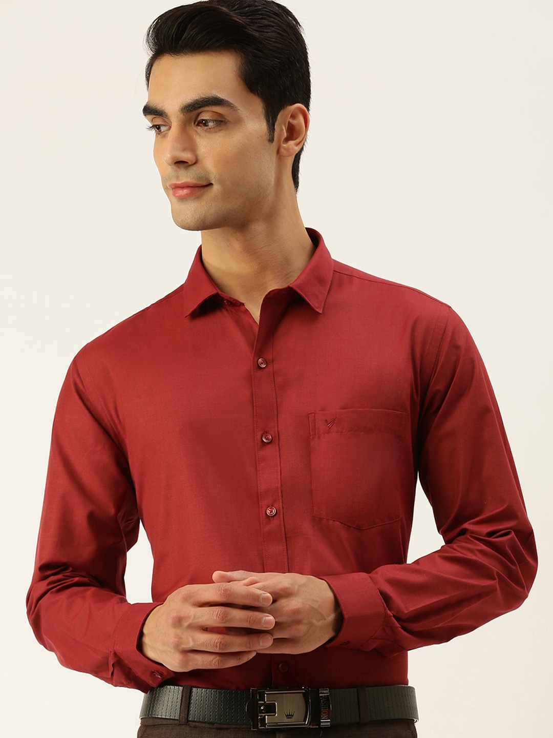 

Viveagham Men Smart Cotton Long Sleeved Formal Shirt, Maroon