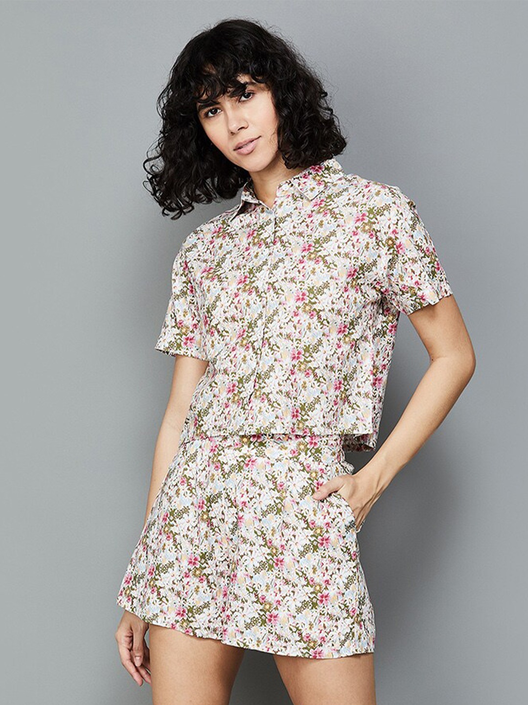 

Ginger by Lifestyle Floral Printed Shirt With Shorts, Beige
