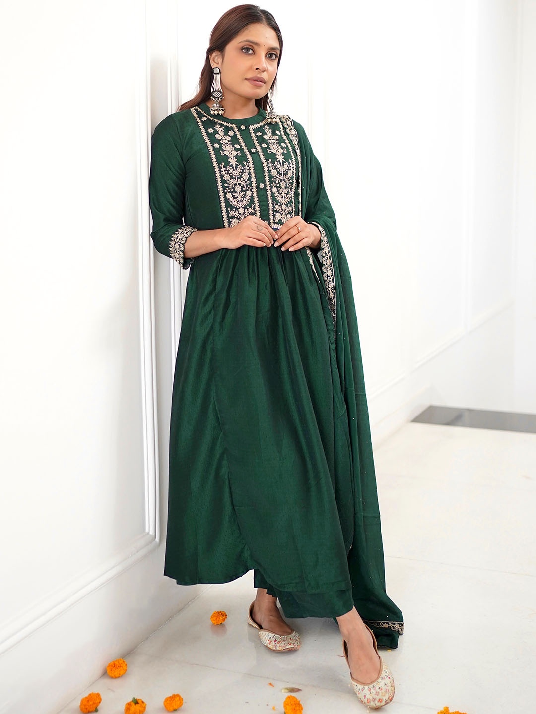 

Libas Women Floral Yoke Design Pleated Kurta with Palazzos & With Dupatta, Green
