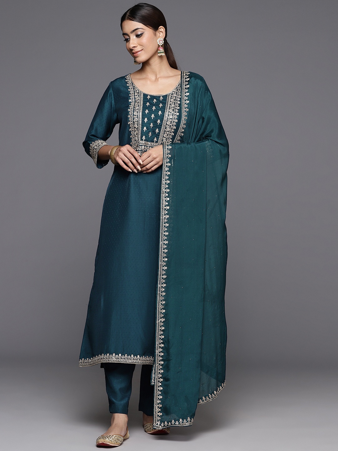 

Libas Women Ethnic Motifs Yoke Design Regular Sequinned Kurta with Palazzos & With Dupatta, Teal