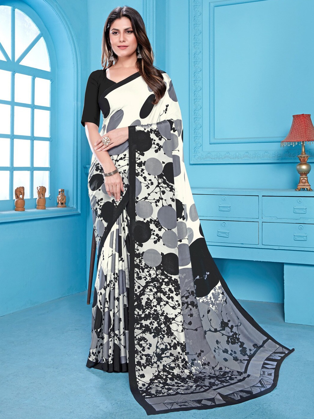 

GAJARAI Geometric Printed Saree, White