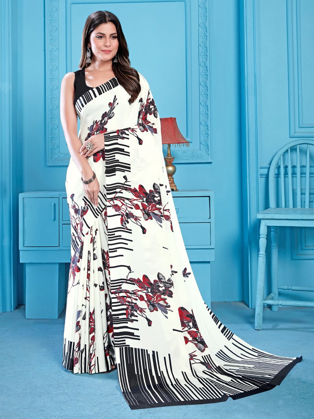 

GAJARAI Floral Printed Saree, White