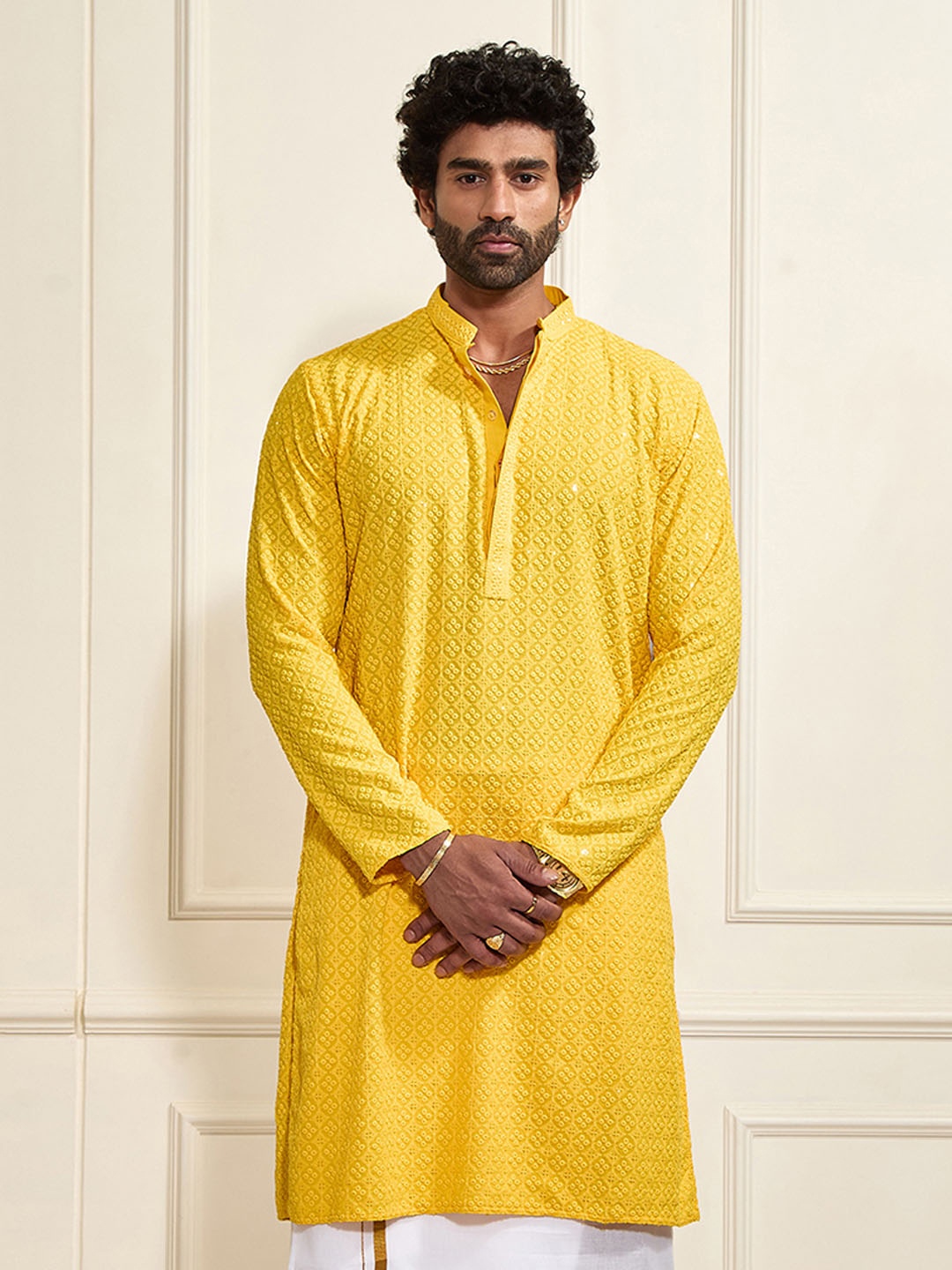 

VASTRAMAY Mandarin Collar Embellished Kurta, Yellow