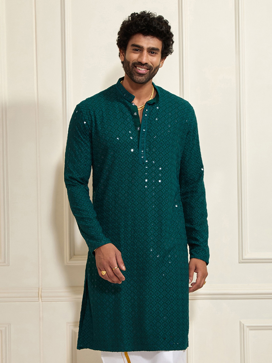 

VASTRAMAY Ethnic Motifs Embroidered Sequinned Kurta, Green