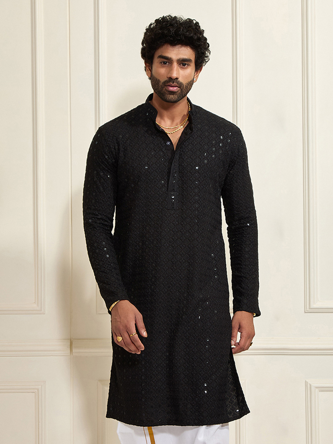 

VASTRAMAY Ethnic Motifs Embroidered Sequinned Kurta, Black