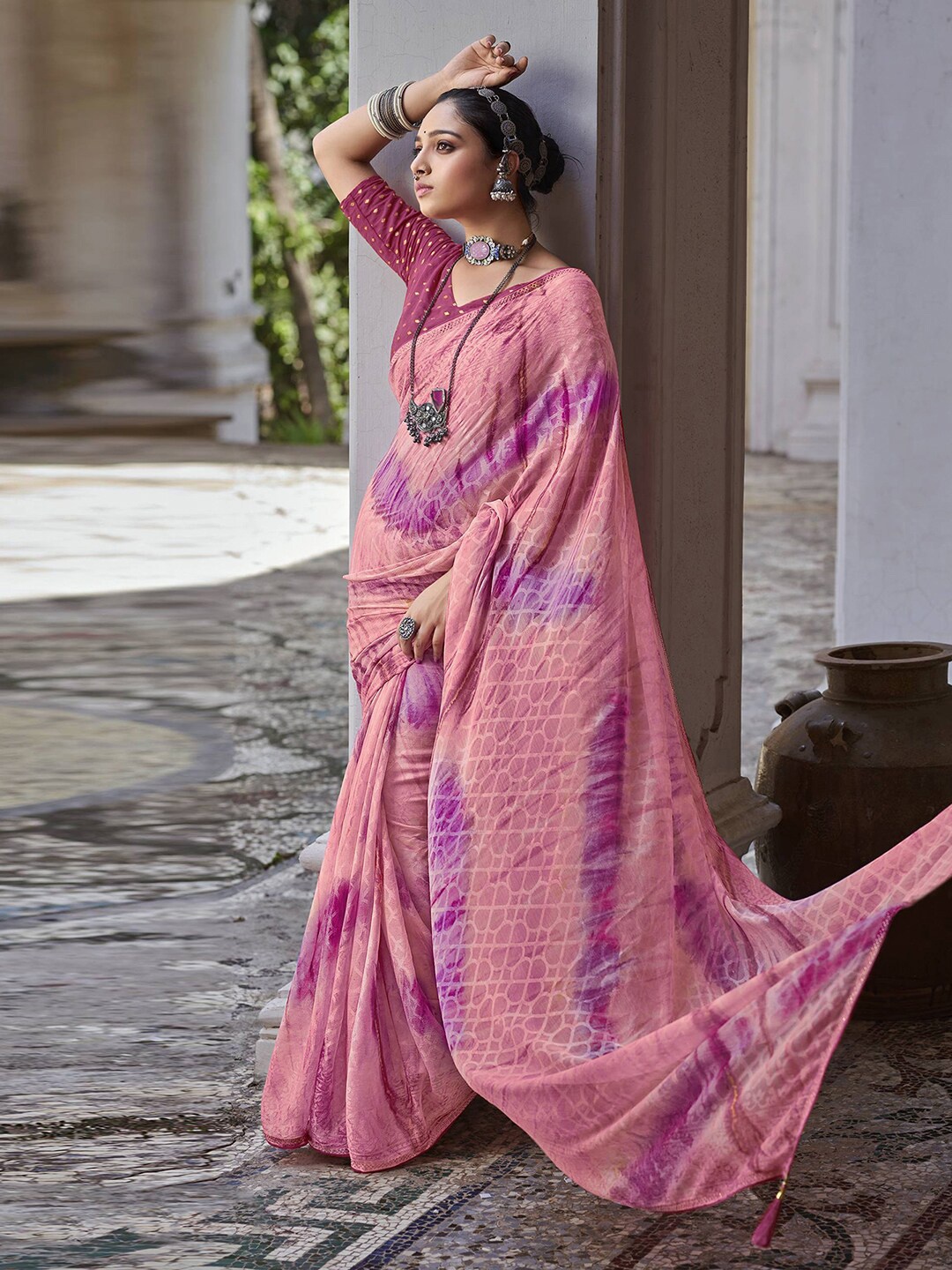 

Satrani Tie & Dye Dyed Brasso Saree, Pink