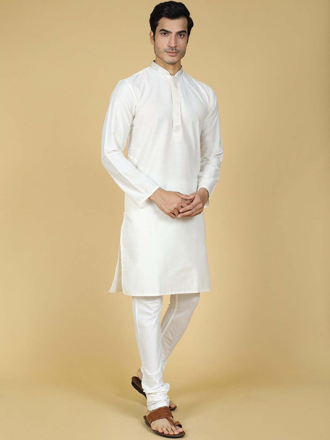 

Sultan The King Of Kurta Mandarin Collar White Romance Cotton Silk Straight Kurta