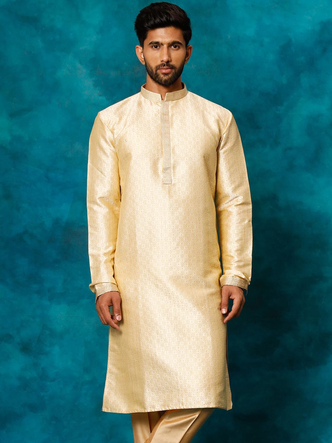 

VASTRAMAY Mandarin Collar Jacquard Kurta, Gold