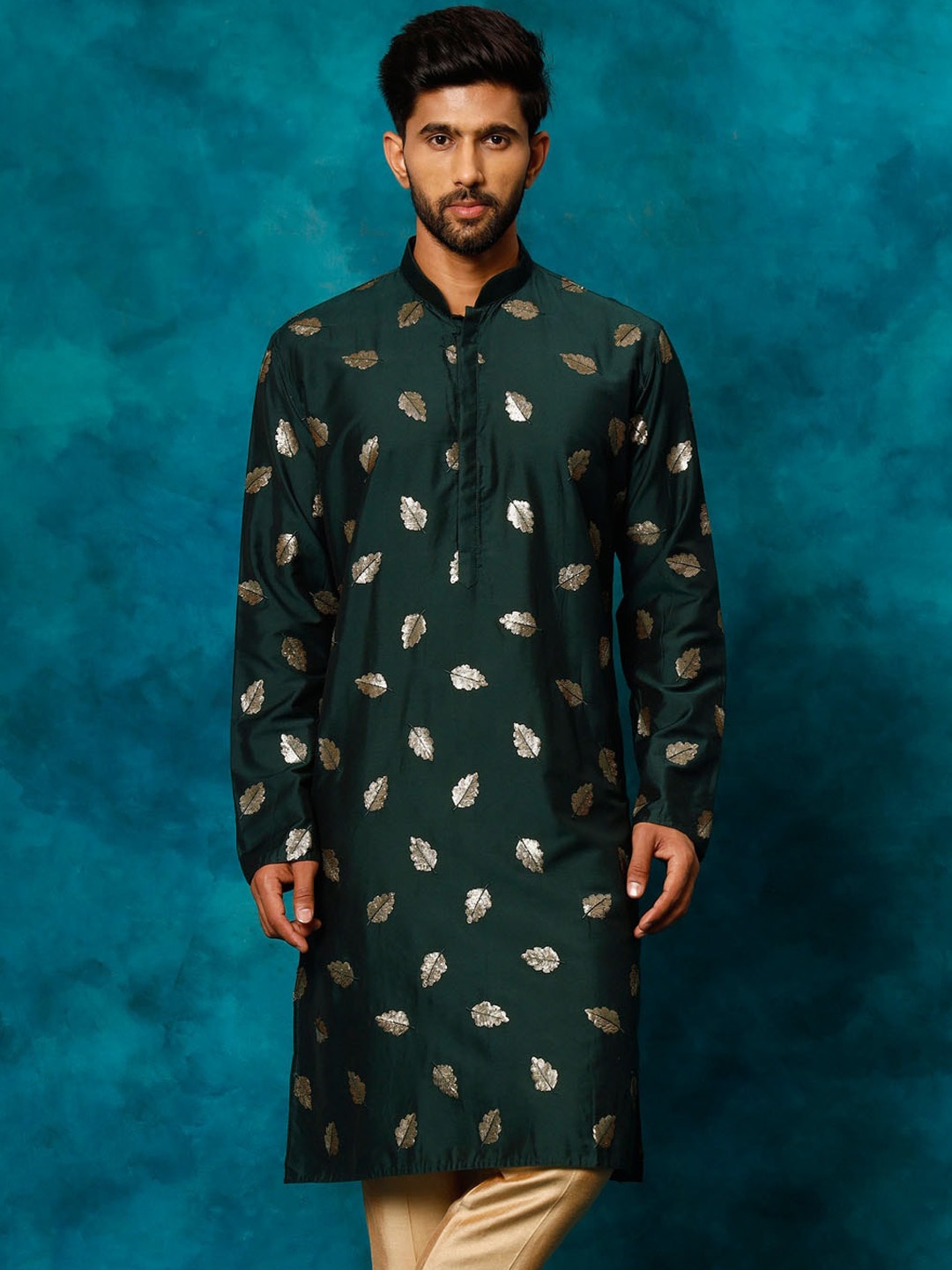 

VASTRAMAY Embellished Thread Work Kurta, Green
