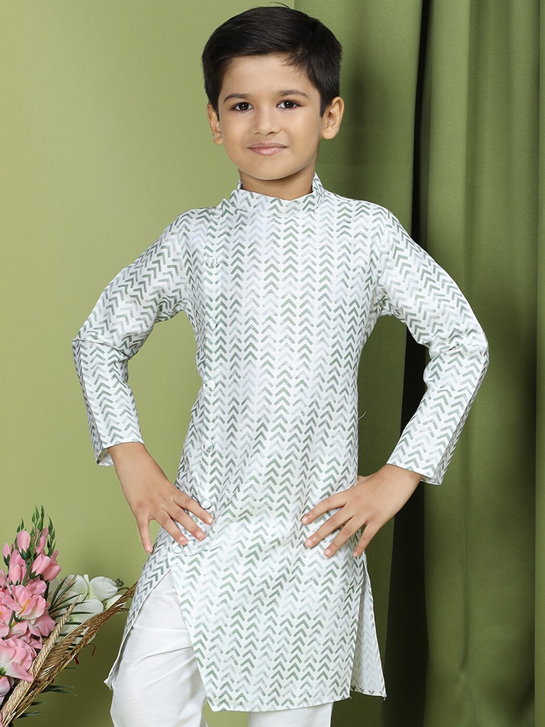 

TABARD Boys Printed Mandarin Collar Angrakha Cotton Kurta, Green