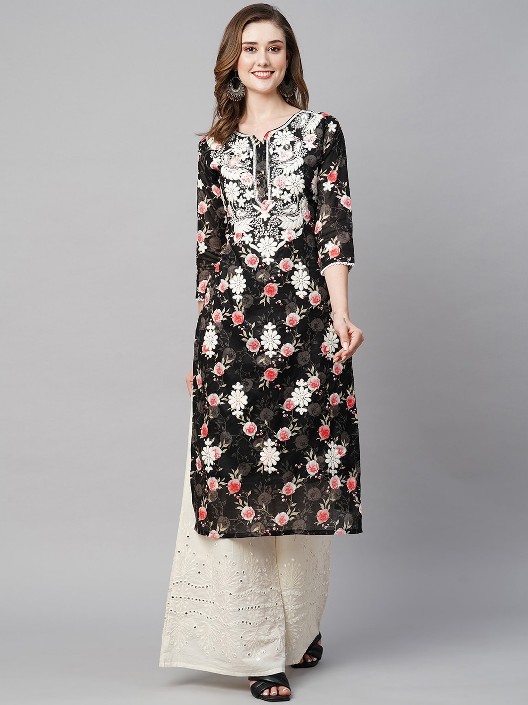 

RATAN Floral Printed Cotton Thread Work Kurta, Black