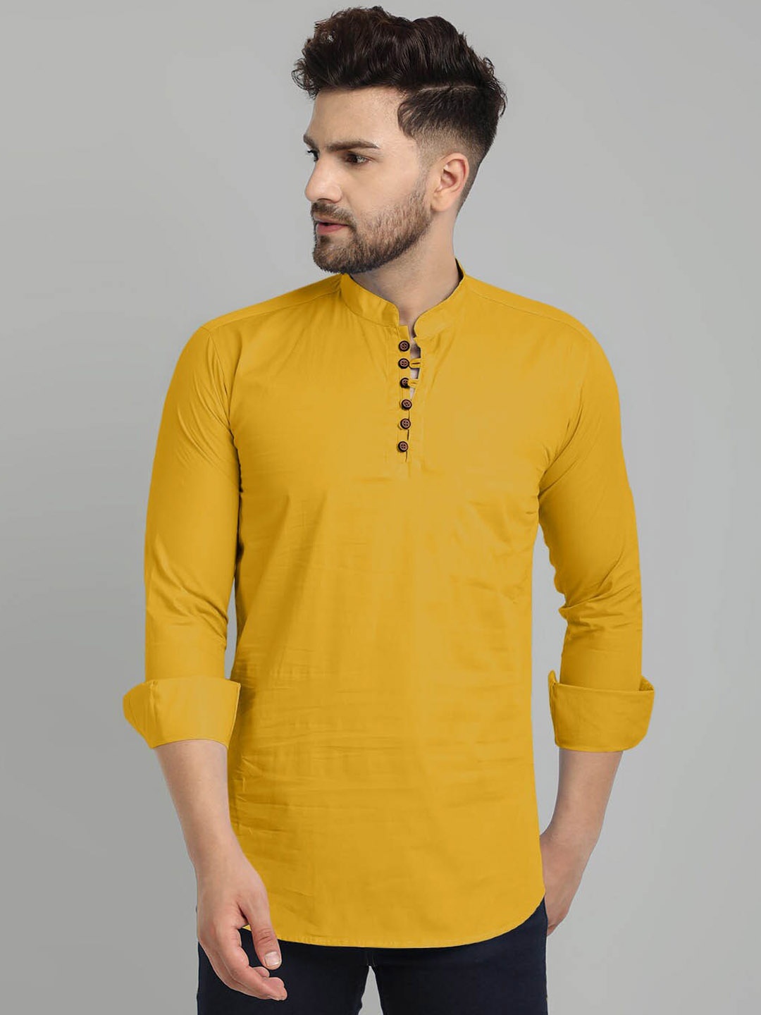 

FINIVO FASHION Men Gold-Toned Geometric Mirror Work Kurta