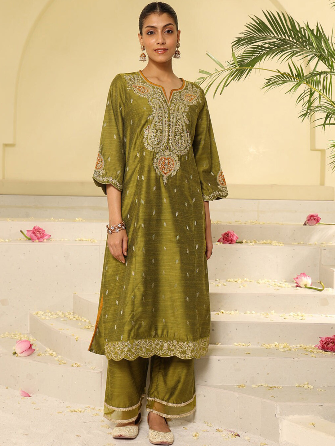 

Lakshita Ethnic Motifs Embroidered Panelled Kurta with Trousers, Green