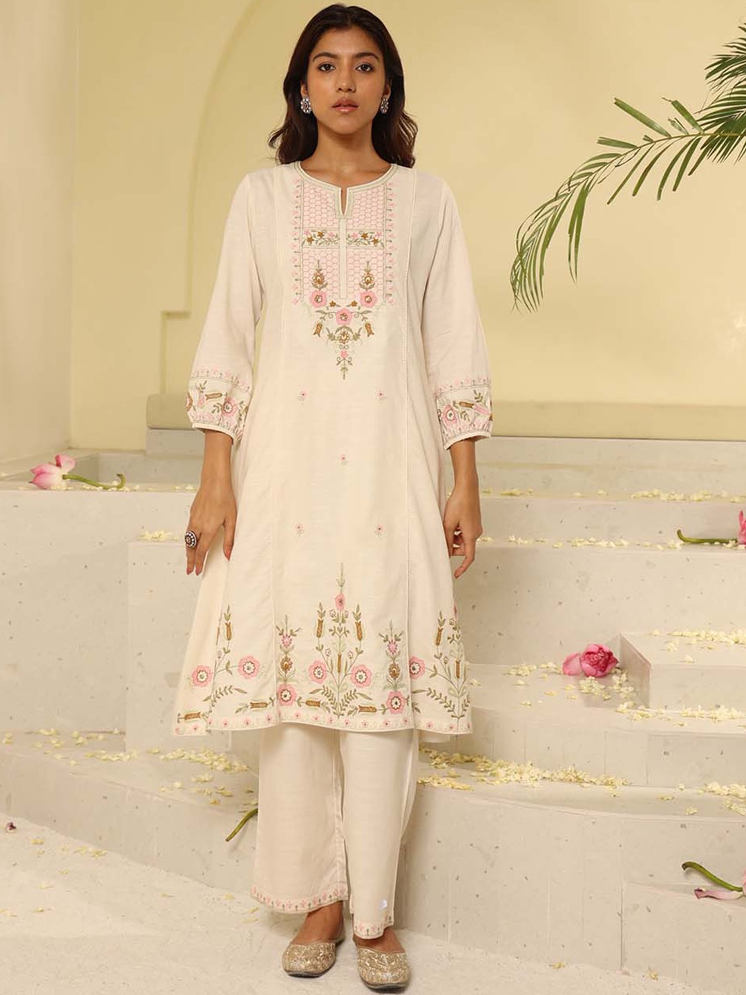 

Lakshita Ethnic Motifs Embroidered Panelled Kurta with Trousers, Off white
