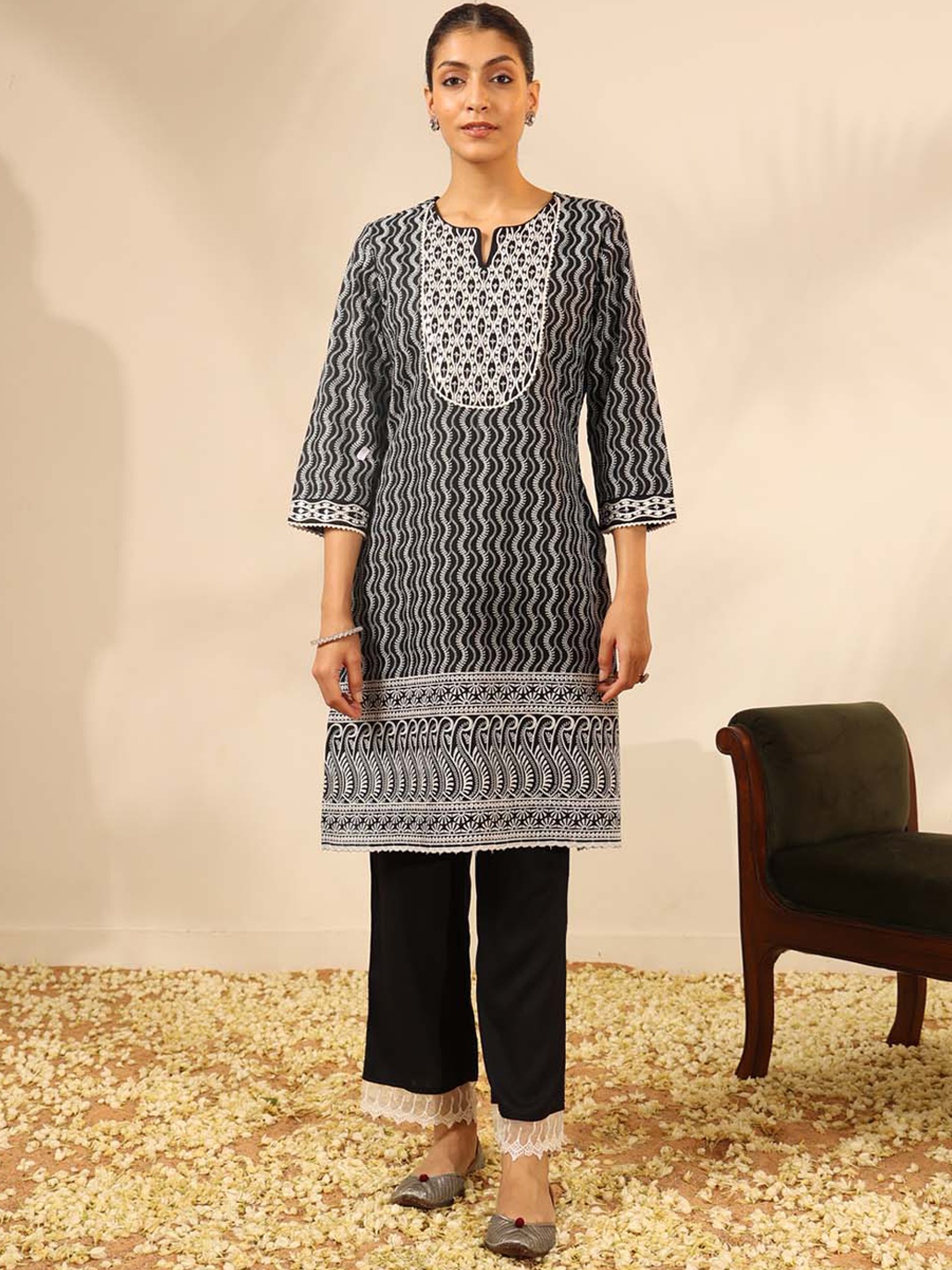 

Lakshita Embroidered Mirror Work Kurta With Trousers, Black