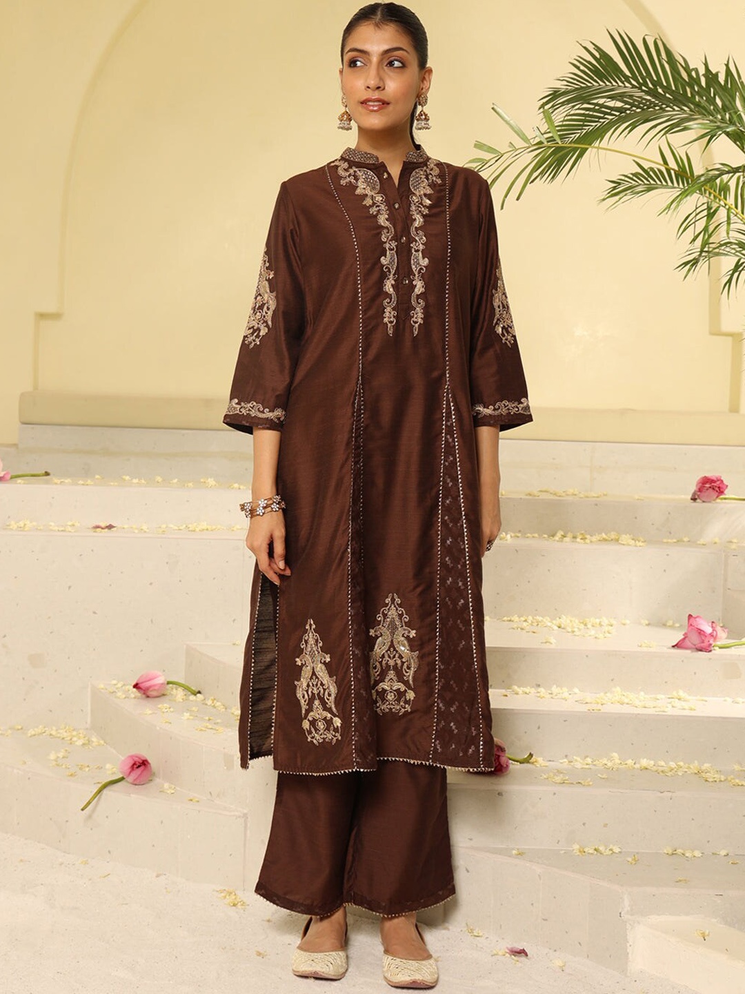 

Lakshita Ethnic Motifs Embroidered Panelled Sequinned Kurta With Trousers, Brown