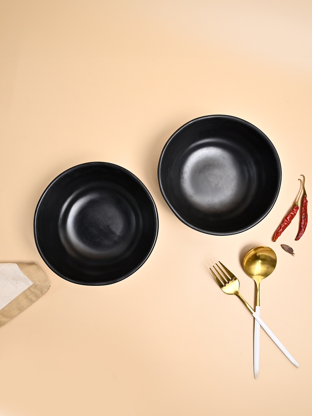 

MARKET99 Black 2 Pieces Spiral Serving Bowls
