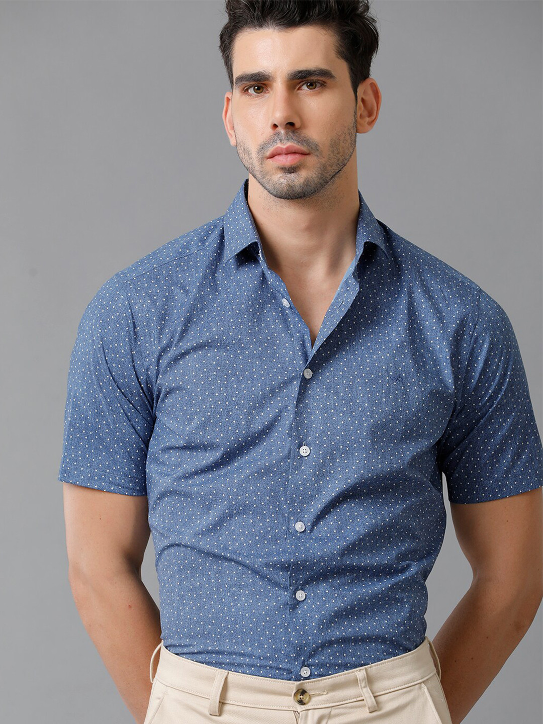 

Aldeno Geometric Printed Spread Collar Cotton Casual Shirt, White