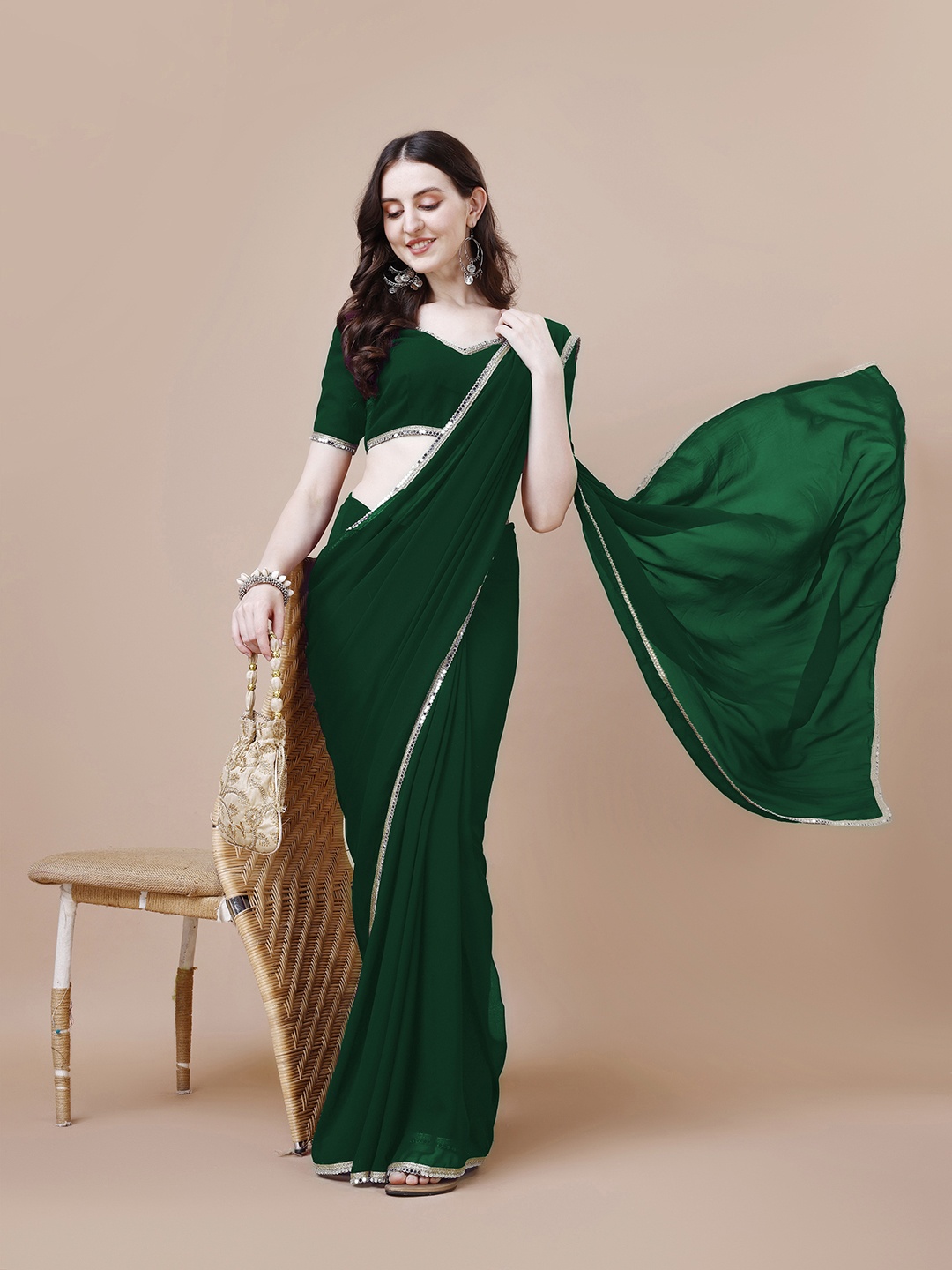 

FORKEY Embellished Mirror Work Detailed Kasavu Saree, Green