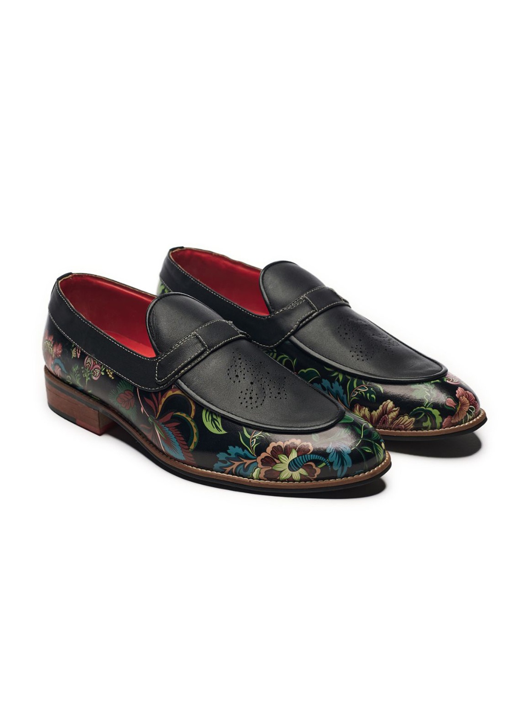 

Banjaaran Studio Men Printed Leather Comfort Insole Penny Loafers, Black