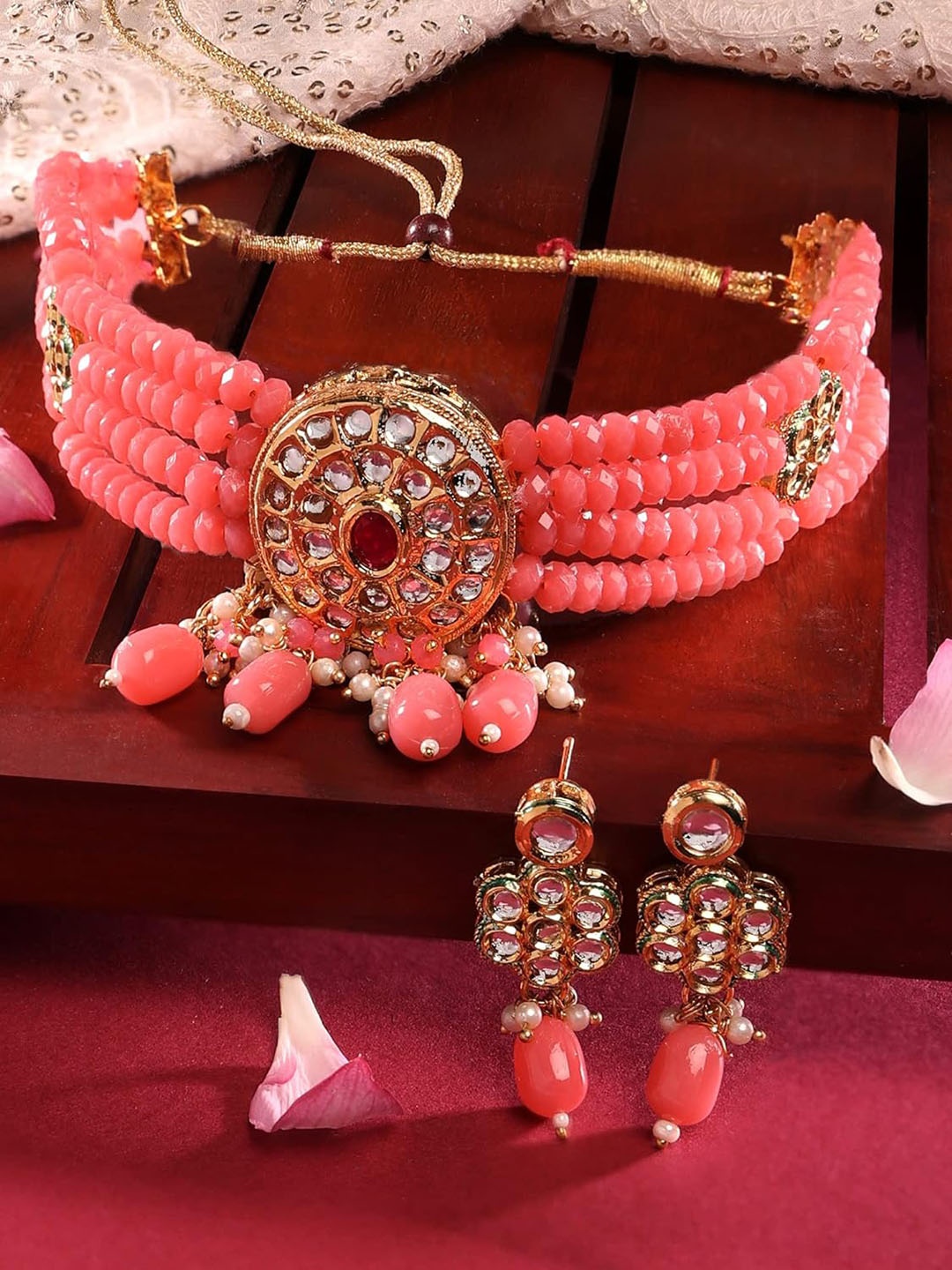 

Anouk Gold Plated Kundan-Studded & Beaded Jewellery Set