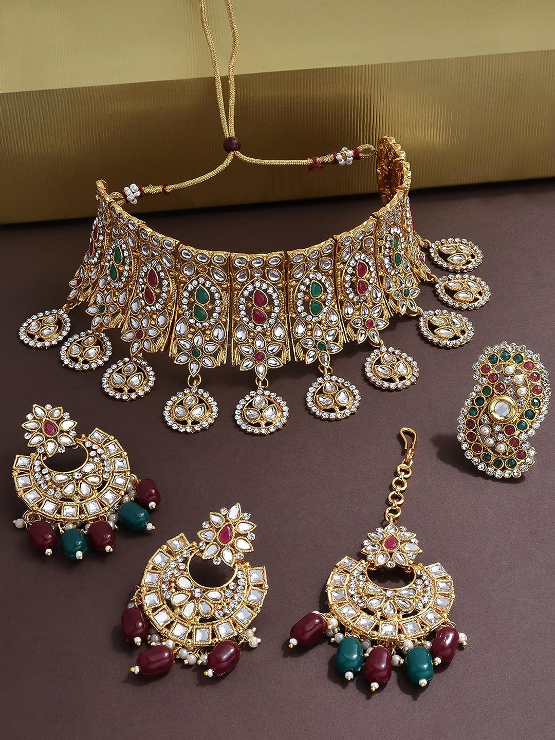 

Anouk Gold-Plated Kundan-Studded & Beaded Jewellery Set