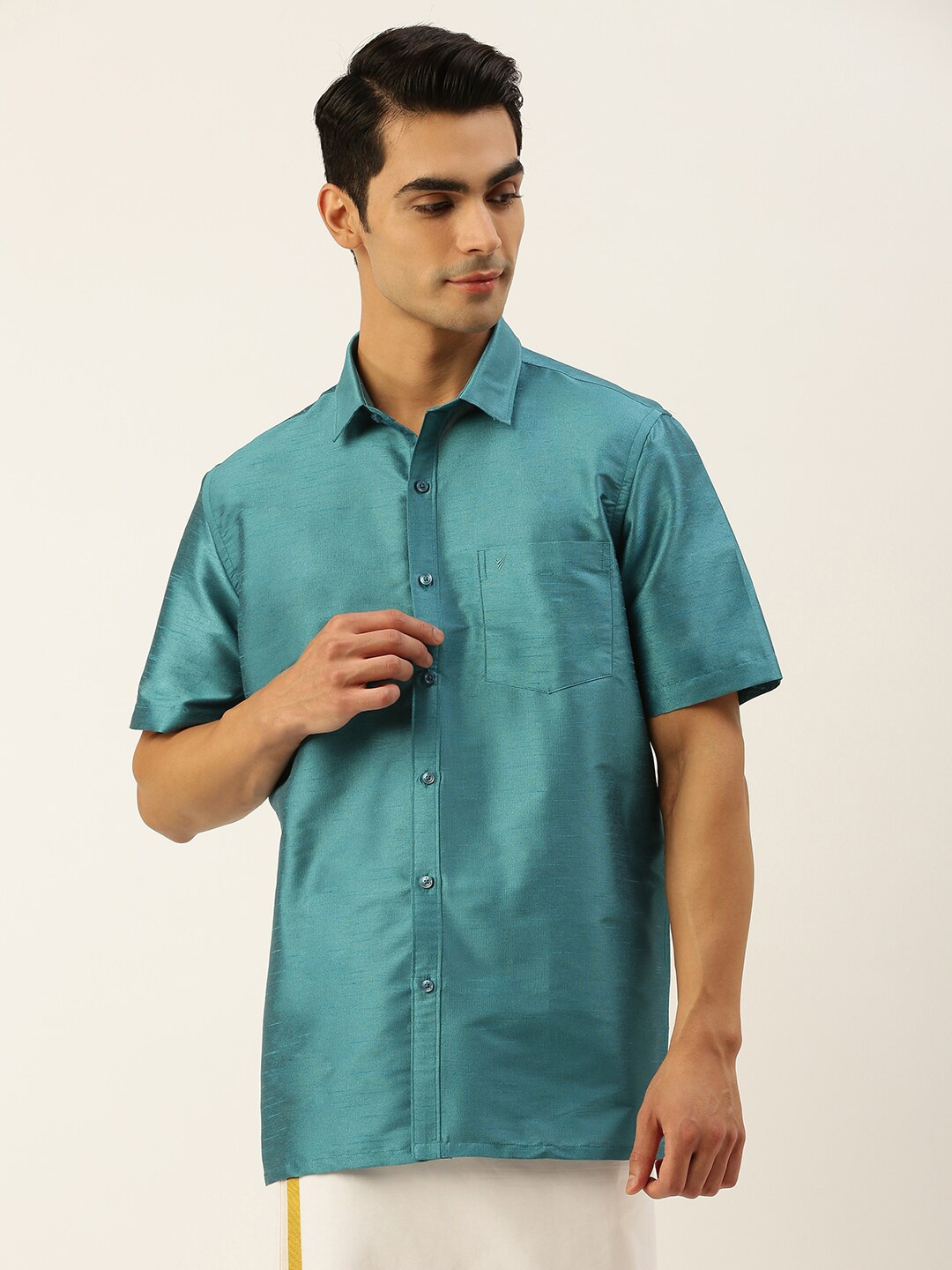 

Viveagham Comfort Regular Fit Spread Collar Long Sleeves Pocket Casual Shirt, Blue