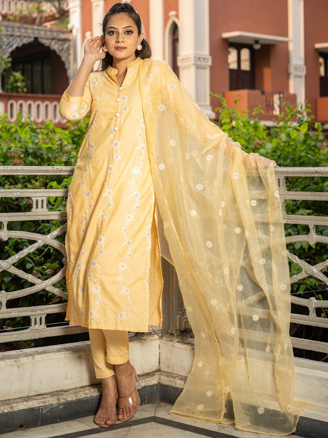 

WEAVLLITE Floral Embroidered Regular Sequinned Kurta with Trousers & Dupatta, Yellow