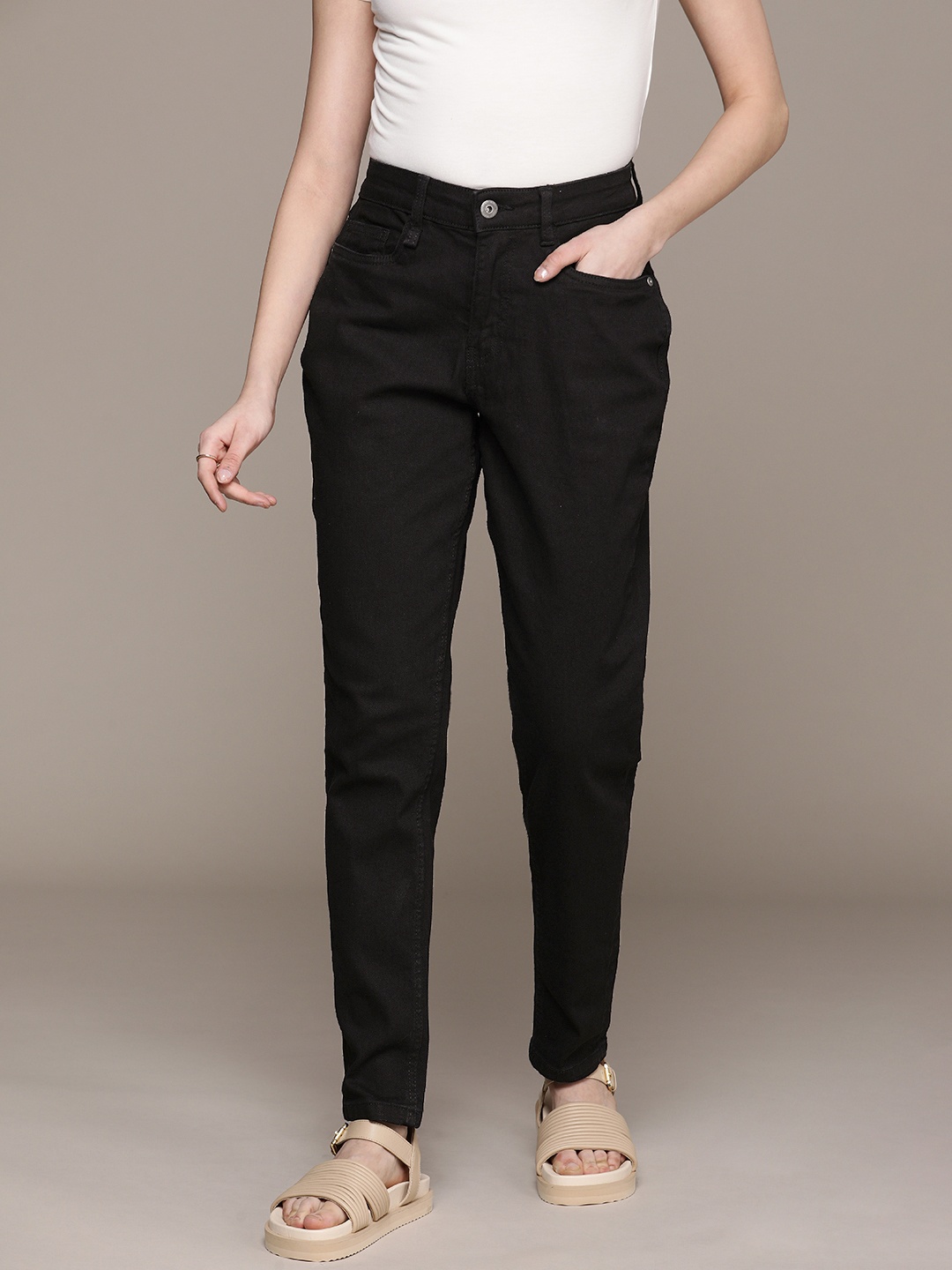 

The Roadster Life Co. Women Mom Fit Mid-Rise Stretchable Jeans, Black