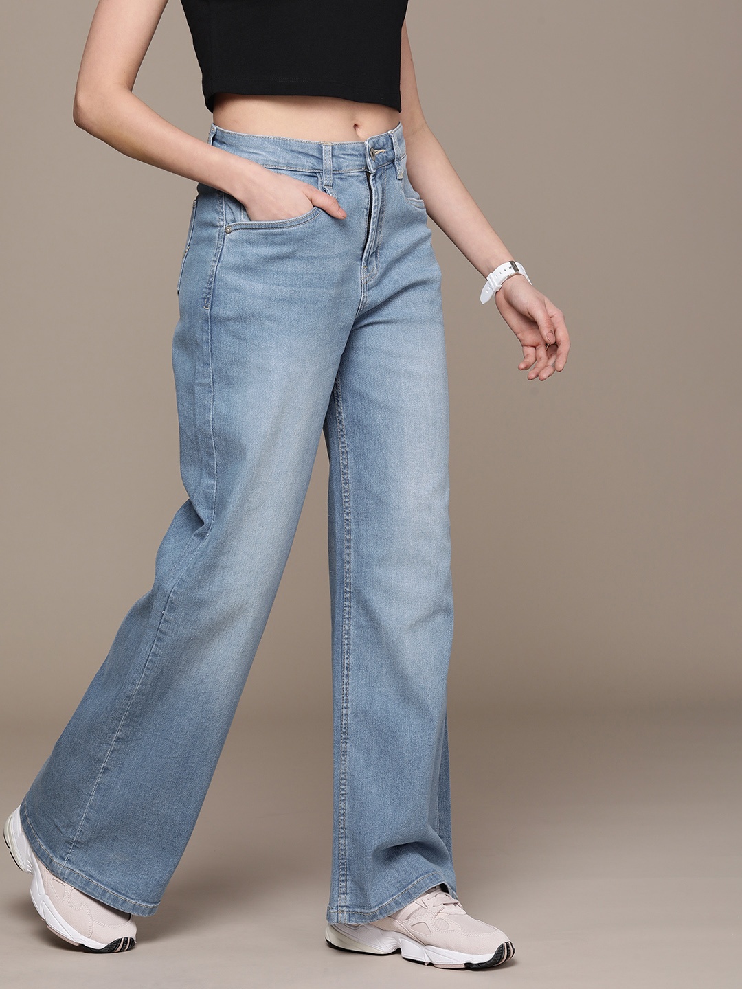 

The Roadster Lifestyle Co. Women Wide Leg Light Fade Stretchable Jeans, Blue