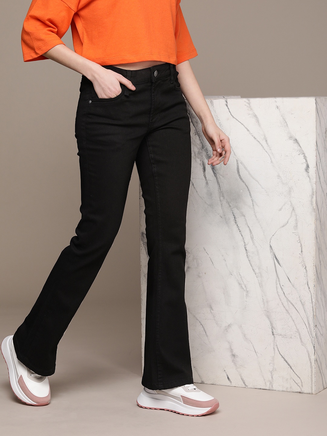 

The Roadster Lifestyle Co. Women Skinny Flared Stretchable Jeans, Black