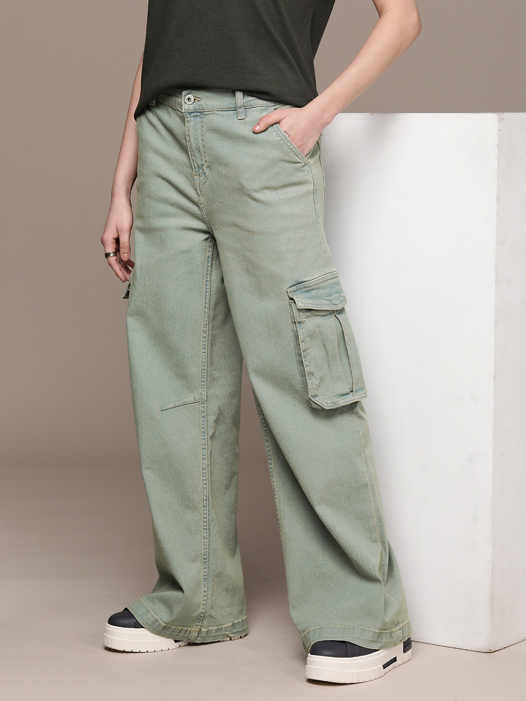 

The Roadster Lifestyle Co. Women Wide Leg Stretchable Baggy Cargo Jeans, Green