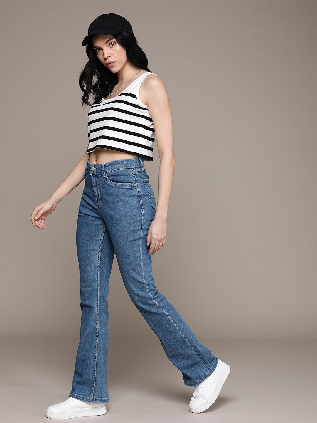 

The Roadster Life Co. Women Bootcut Stretchable Jeans, Blue