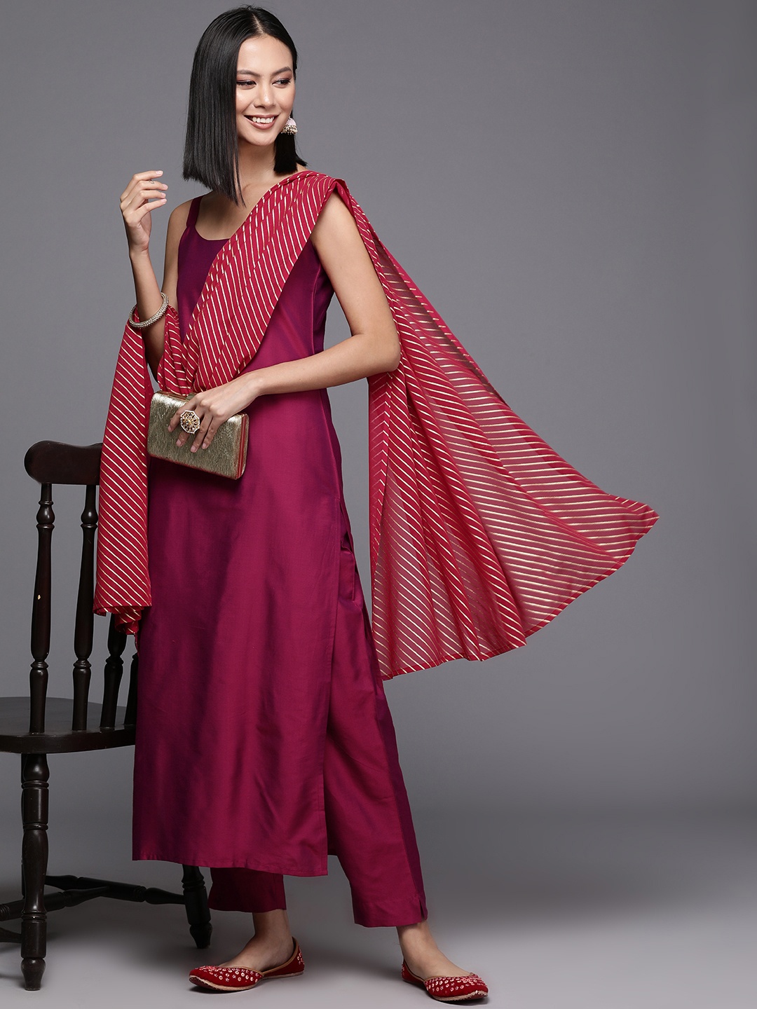 

Ahalyaa Women Regular Kurta with Trousers & With Dupatta, Burgundy